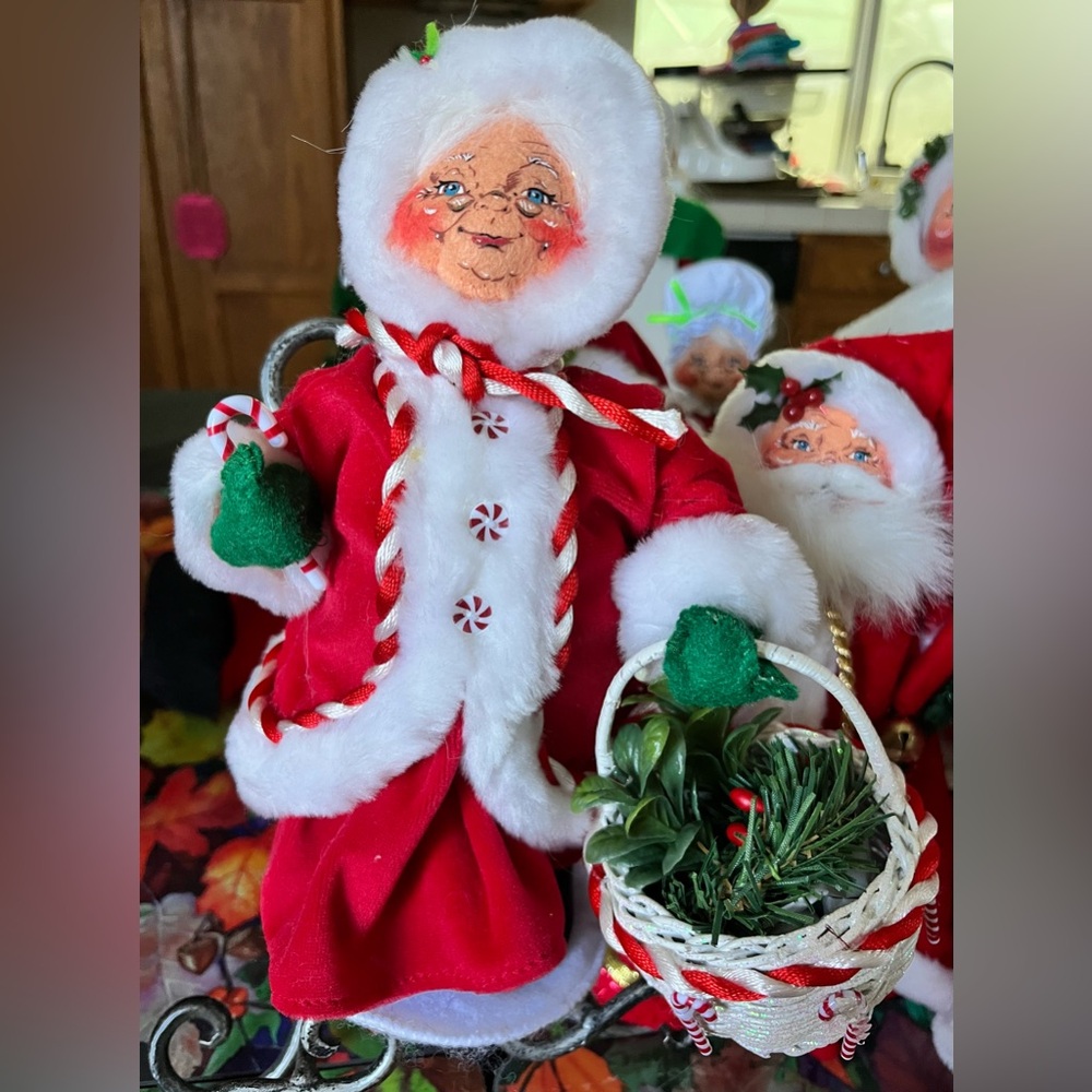 Mrs Claus With Basket